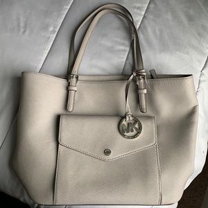 Michael kors tote